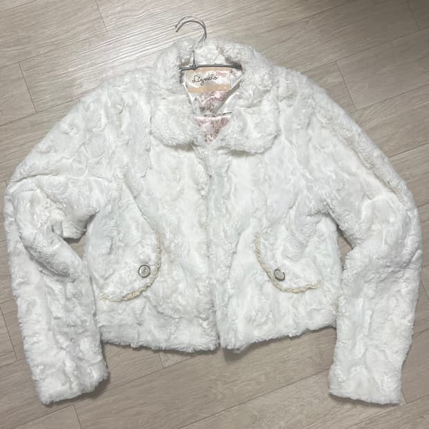 리즈멜로 리본 퍼 아우터