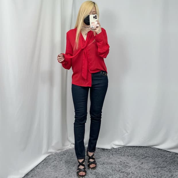 레드 커프스 블라우스