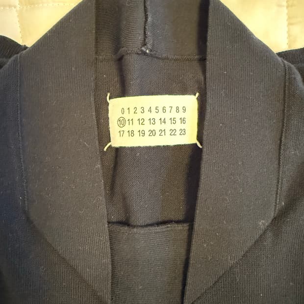 마르지엘라 블랙 스웨터