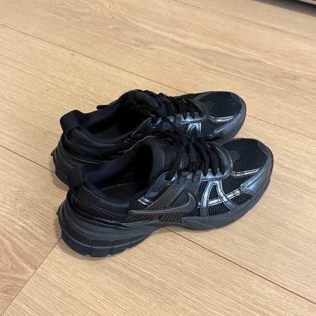 나이키 v2k 런 블랙 앤트러사이트