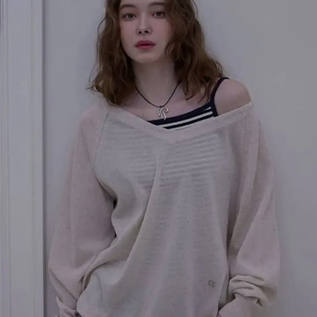 (미착용 새상품) 헤인트 vera 린넨 브이넥 니트 (레드)