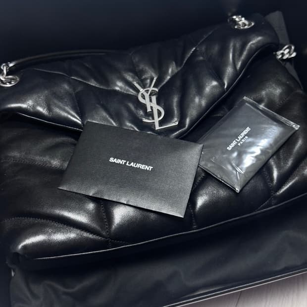 생로랑 나파 램스킨 푸퍼 토이백 블랙 판매합니다!