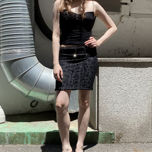 루즈슬립오버 petal skin ribbon skirt black