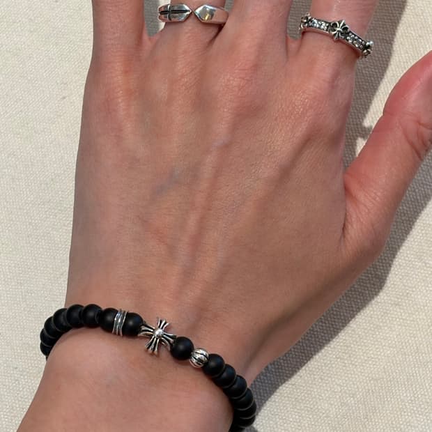 🖤 Silver Cross Onyx Bracelet