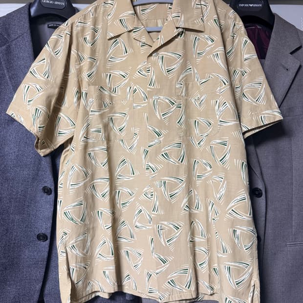 피그벨 오픈카라 반팔셔츠