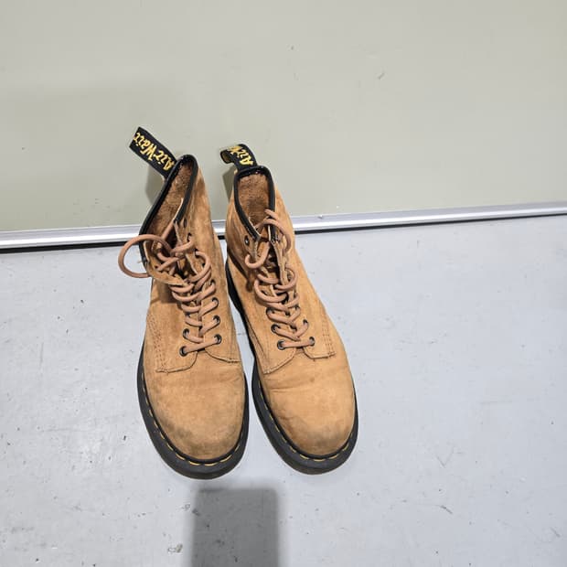 닥터마틴 1460 스웨이드 부츠 브라운