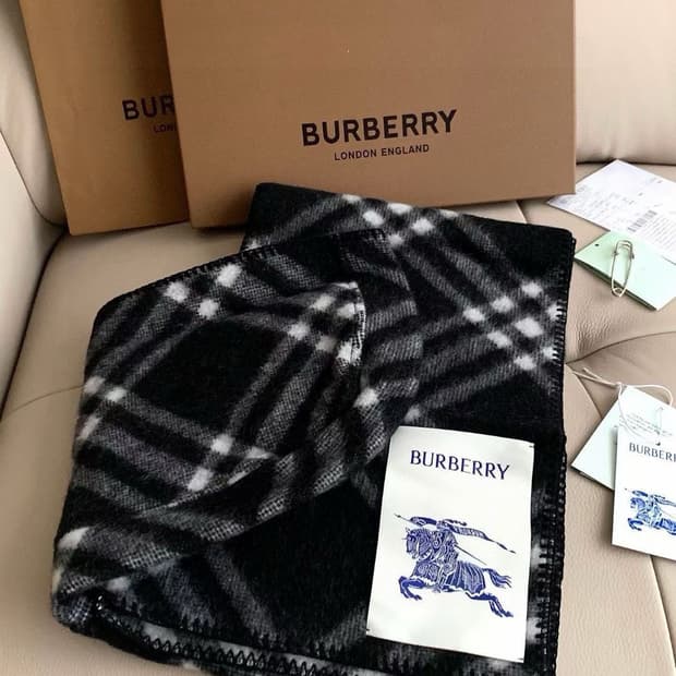 버버리숙녀 리버서블 스카프100% 램스울
