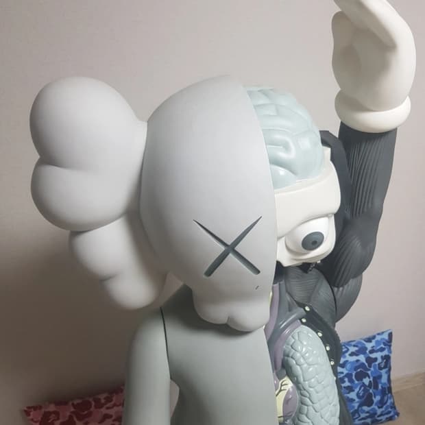 KAWS 제작 대형 카우스 아트 토이