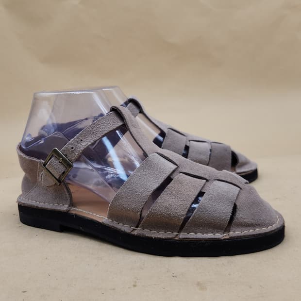 코모레비 뮤지엄 스웨이드  스트랩 샌들240