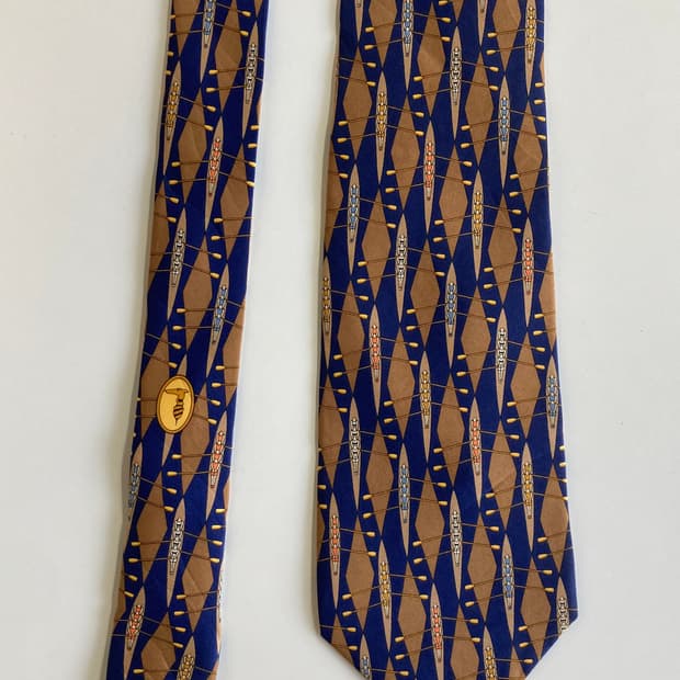 트루사르디 넥타이