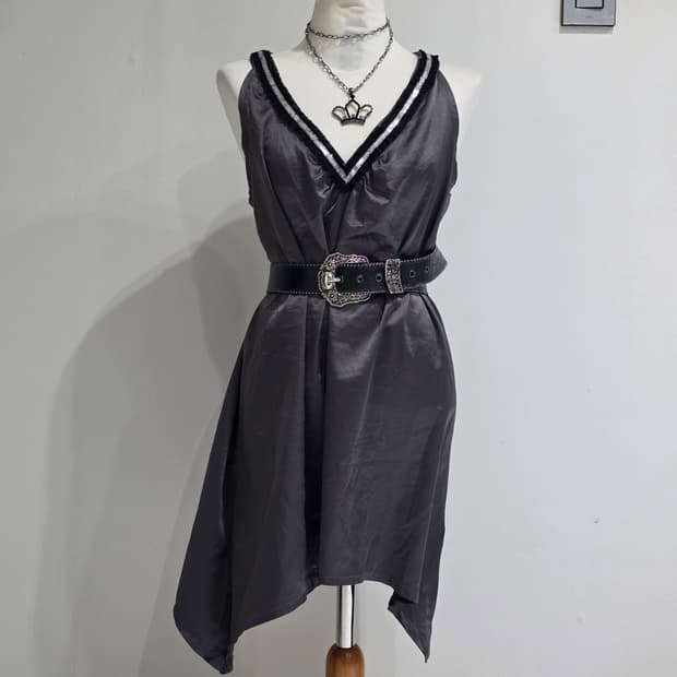 일본빈티지)오네갸루 v넥 스팽클 y2k언발 나나깔 레이어드롱슬리브리스