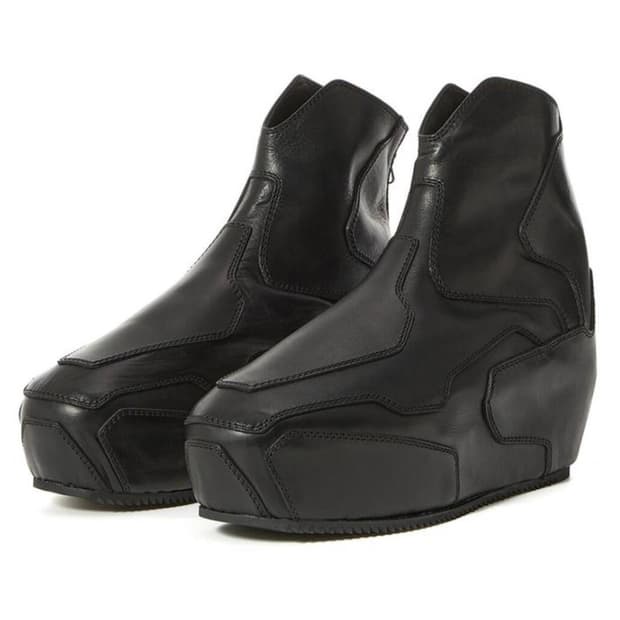 Julius ergonomics In-Heel boots