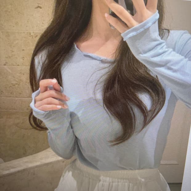 리브아워 프릴티셔츠