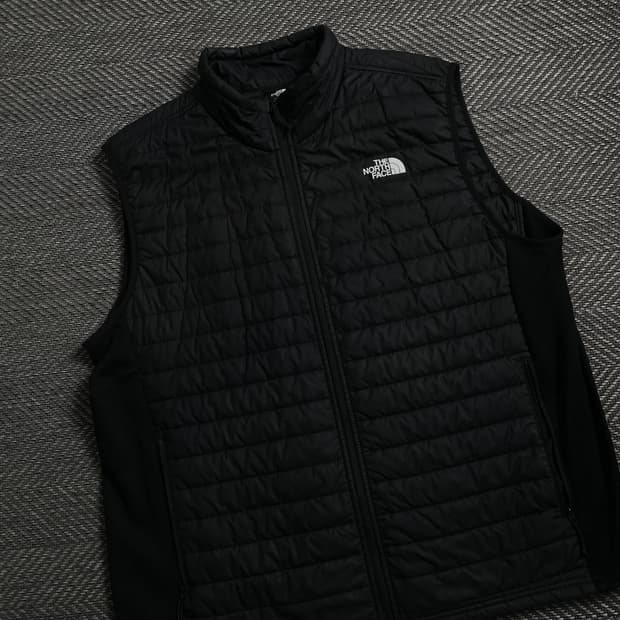 노스페이스 신형 블랙 경량 다운 베스트y 4054