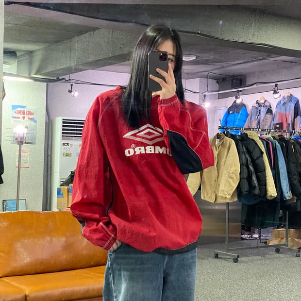 엄브로 빅로고 스트링 레드 배색 웜업 아노락 B4071