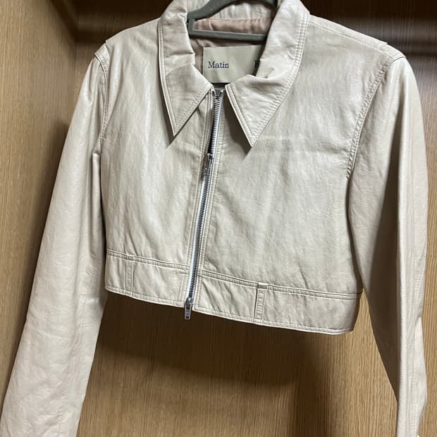 마뗑킴 초창기 디자인 레더자켓