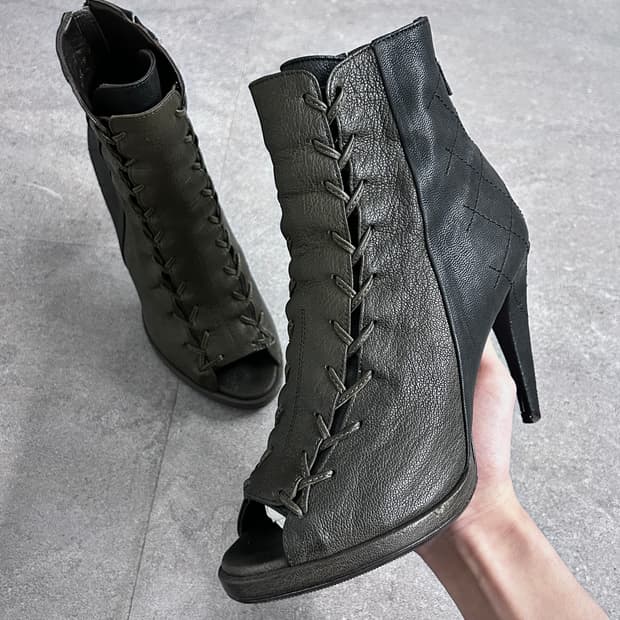 타임 아일렛 레이스 업 하이힐 부츠