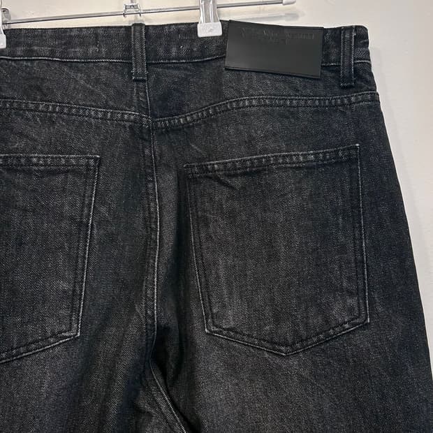 인사일런스 와이드핏 흑청 데님팬츠