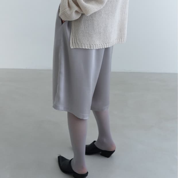 오브헤덴 Tulle Satin Bermuda Pants