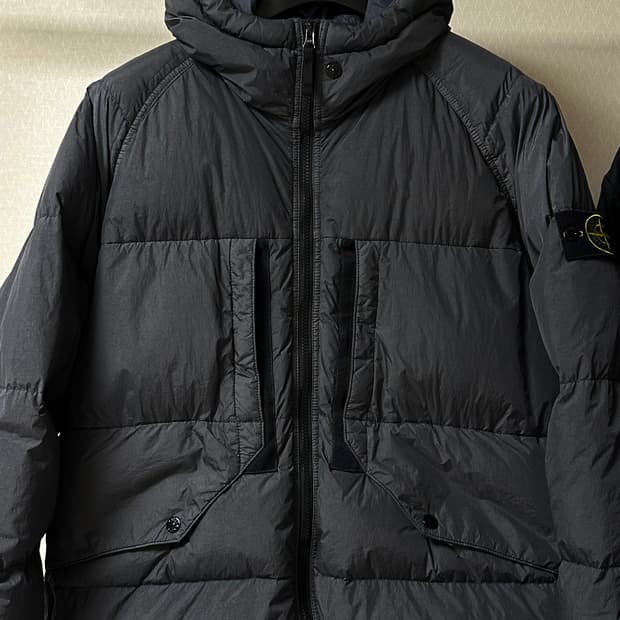 스톤아일랜드 크링클랩스 패딩 23fw L(105)