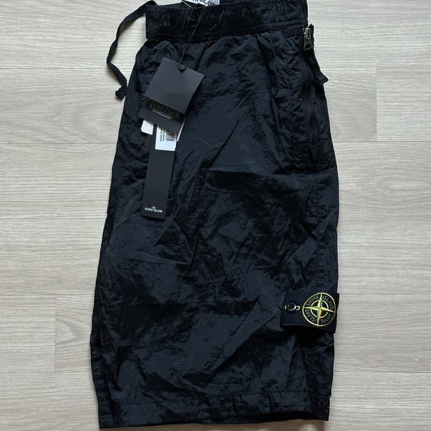스톤아일랜드 나일론메탈 에코닐 팬츠 30size 새상품