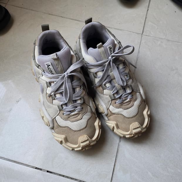 아크네 스튜디오 볼스터 스니커즈 38