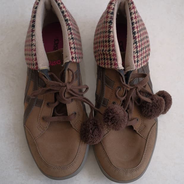 Asics pom pom lace shoes