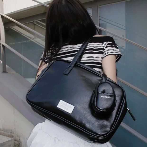 마스마룰즈 레더 포켓 숄더백 블랙