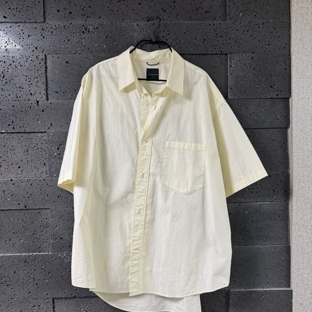 모이프 하프셔츠