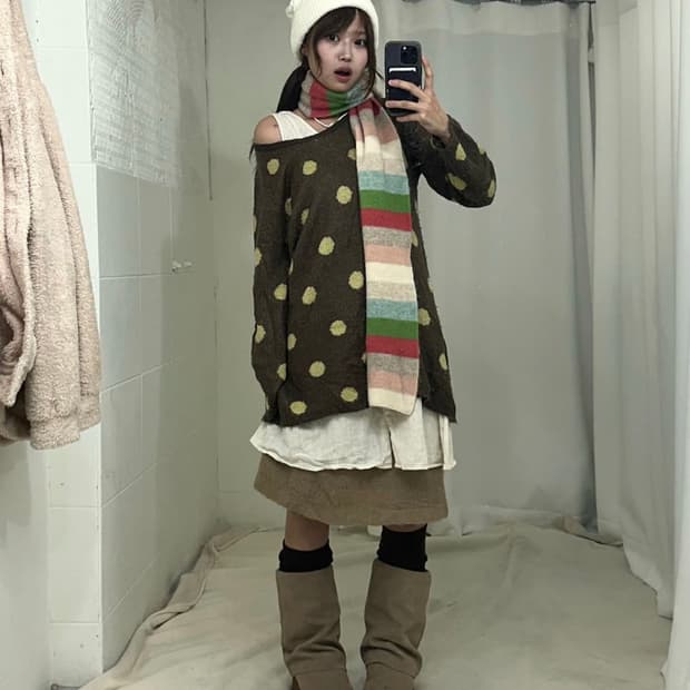 임수정 하구미 너드모리 도트 코디세트 스윙잉서울