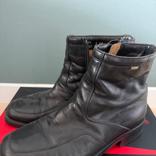 BALLY LANSON 블랙 레더 부츠 판매합니다.