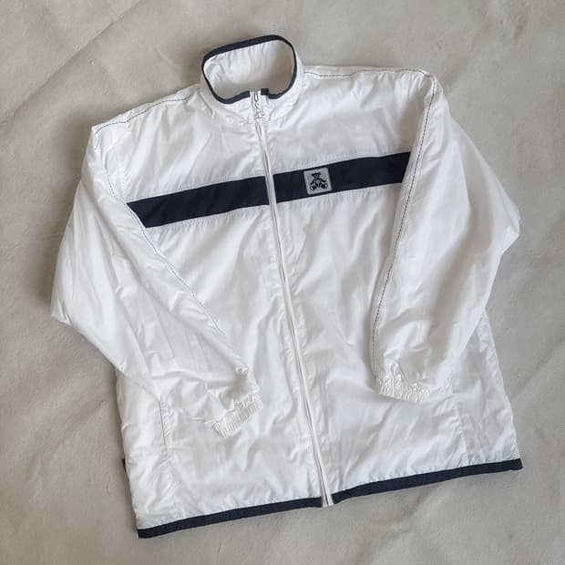 윌슨 곰돌이 화이트&네이비 바람막이 아우터