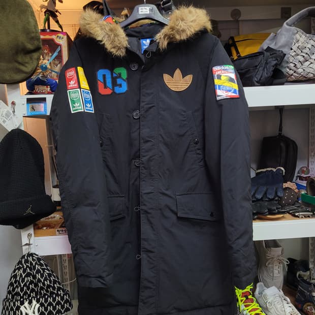 Adidas Badge down 아디다스 패딩