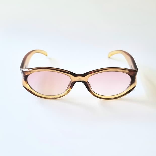 데드스탁 Y2K 바이브의 완성, 앰버 & 핑크 오벌 선글라스