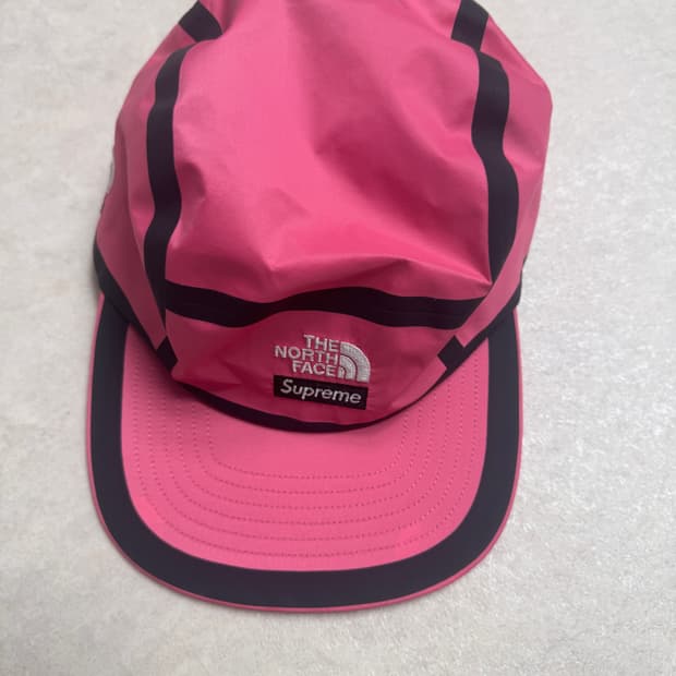 슈프림 노스페이스