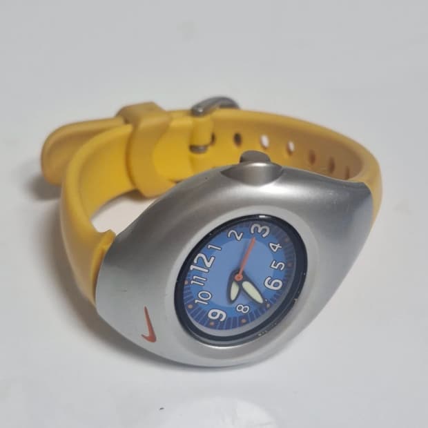 [나이키/빈티지] 트라이엑스 러버 스트랩 시계