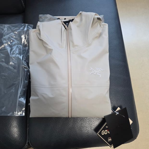 [새제품,M,정가이하]아크테릭스 베타자켓 룬