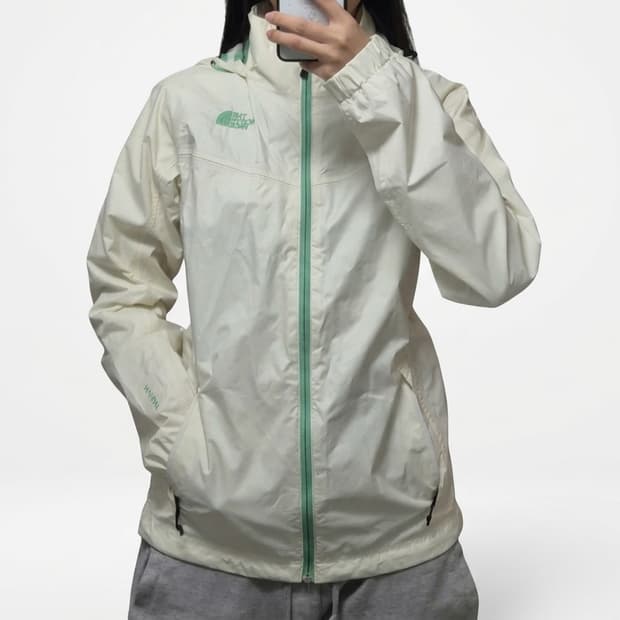 노스페이스 아이보리 바람막이 자켓