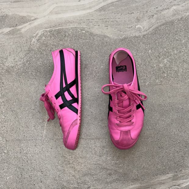 Onitsuka Tiger Mexico 66 Dragon Fruit