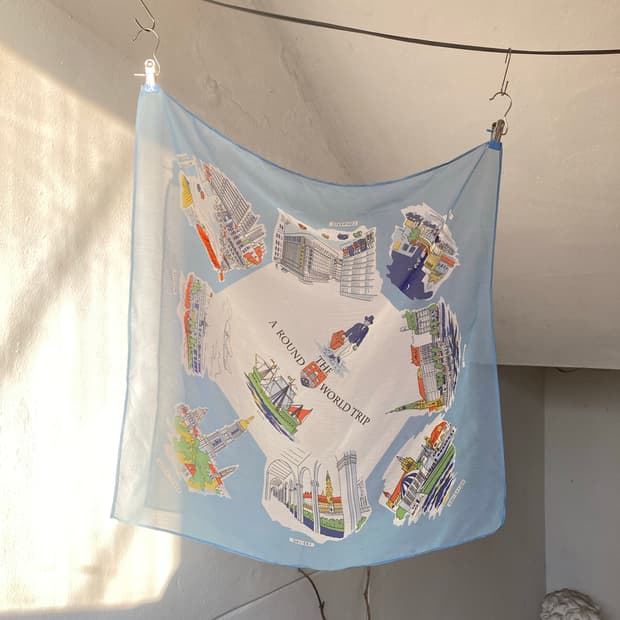 스카이블루 일러스트 스카프