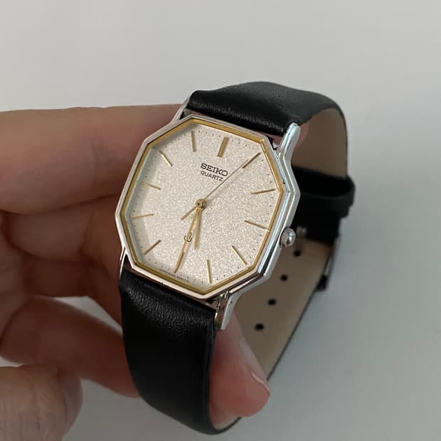Seiko 세이코 쿼츠 화이트 샴페인