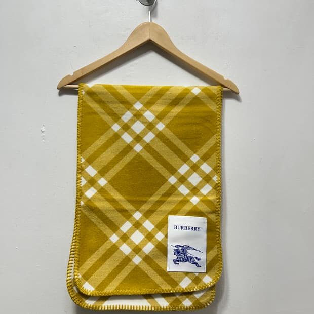 버버리 여성 머플러 새상품 