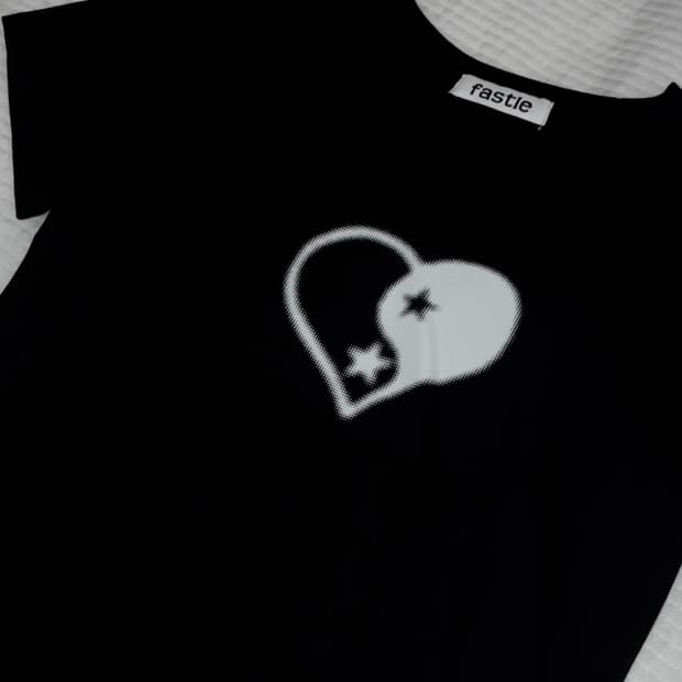 패슬 1/2 Heart Yin Yang Tee Black