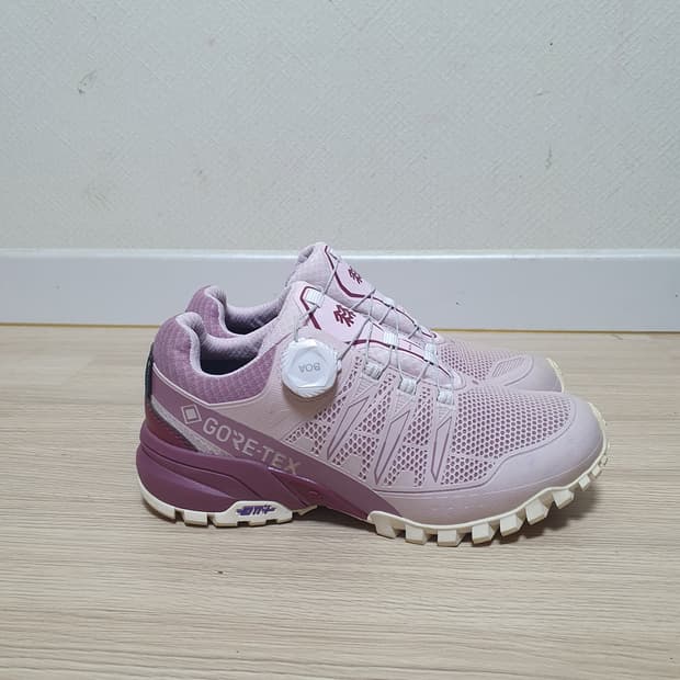 코오롱스포츠 고어텍스 트레킹화 235