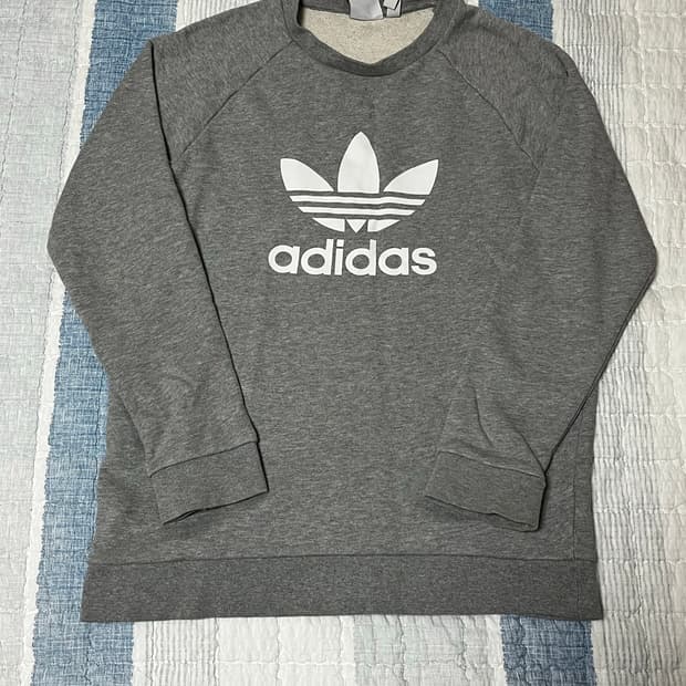 아디다스 회색 맨투맨