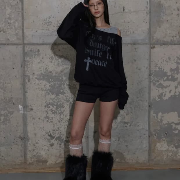 로저리 노이어 스웻셔츠