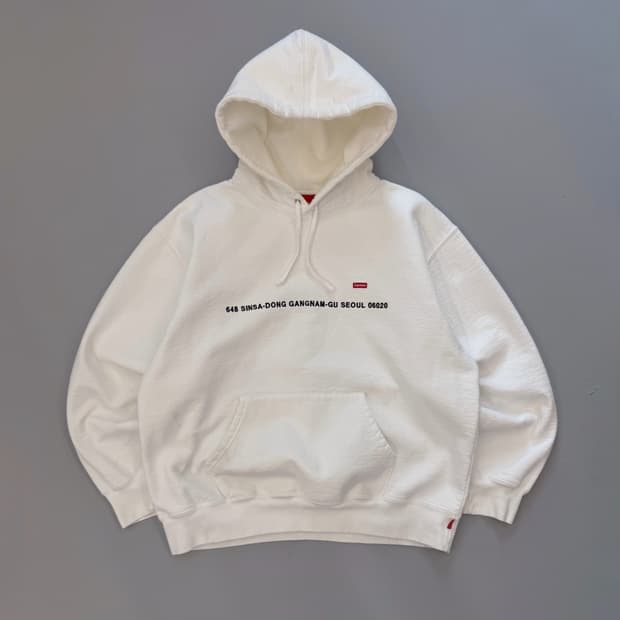 슈프림 루즈핏 23FW 서울 박스로고 화이트 스웻 후드