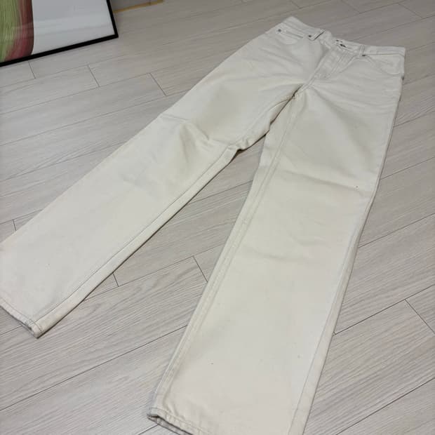 유니클로 U 하이라이즈 스트레이트 데님 에크루 24