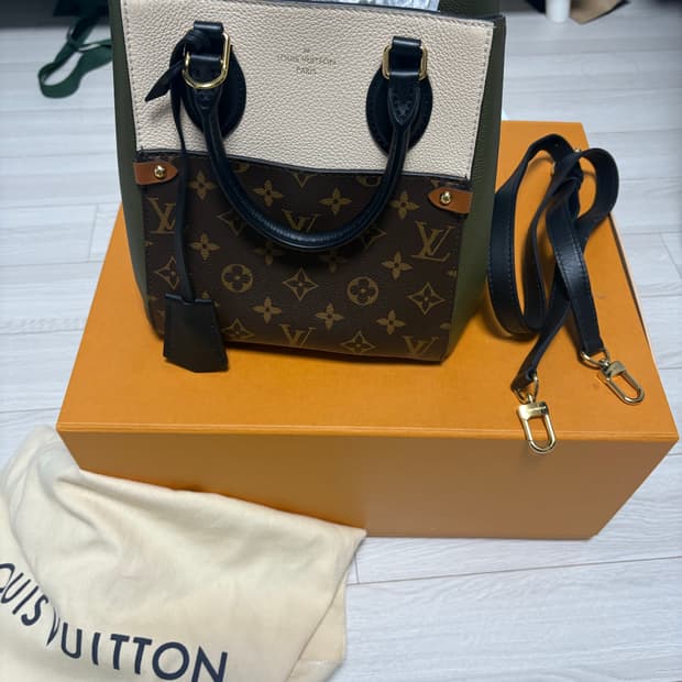 루이비통 폴드도트 pm