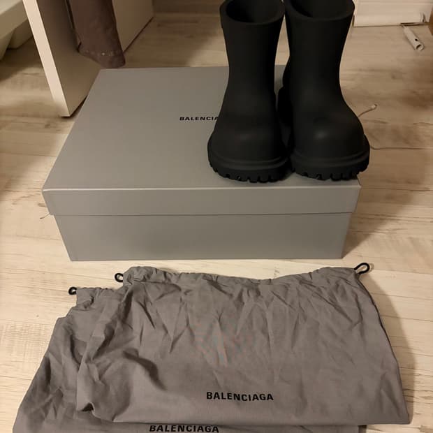 [37] 발렌시아가 스테로이드 부츠